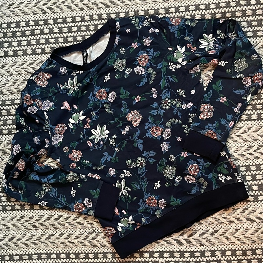 H&M Crewneck Sweater XS